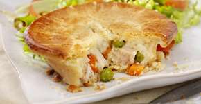 Faça hoje mesmo este empadão de liquidificador cremoso e recheado