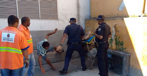 Em visita a morador de rua, Doria diz que condena atitude da GCM