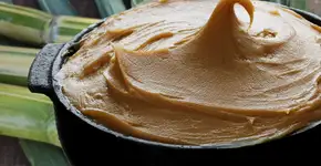 Esse doce de leite cremoso com coco queimado vai ser o queridinho da festa junina