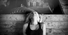 Fotógrafo captura fotos belíssimas de mulheres tendo orgasmo