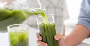 A receita do suco verde mais refrescante e nutritivo