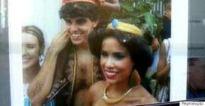 Pai fantasia filho negro de macaco no Carnaval e é alvo de críticas