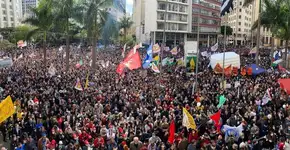 SP: Ato pela democracia defende sistema eleitoral e leva multidão às ruas