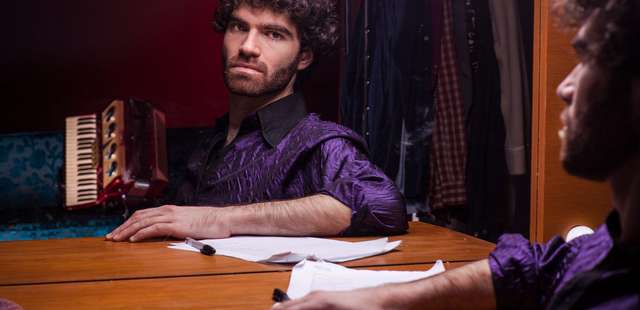 Danilo Dunas apresenta ‘Amor Meio Amargo’