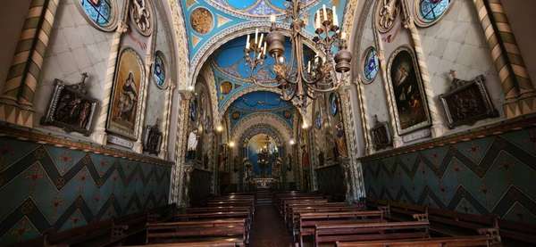 Interior da capela neogótica construída no final do século 19