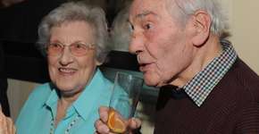 Casal mais velho do mundo já tem Viagra para a noite de núpcias