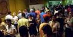 Dueto de dança na Galeria Olido