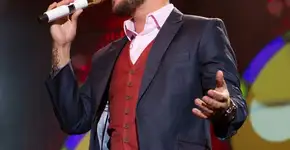 Diogo Nogueira e Luiza Dionízio comandam roda no Samba Luzia