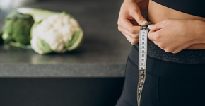 Por que você está ganhando peso mesmo comendo pouco? Saiba os motivos