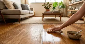 Um método de 3 minutos para restaurar pisos arranhados: você só precisa de duas coisas da cozinha