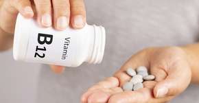 Deficiência de vitamina B12 pode resultar em incontinência urinária; entenda