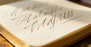 O que significa misturar letras maiúsculas e minúsculas na escrita, segundo a psicologia?