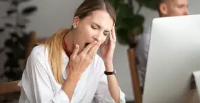 Creatina ajuda a preservar desempenho cognitivo durante privação de sono, aponta estudo