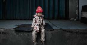 Os bizarros e assustadores macacos de rua de Jacarta