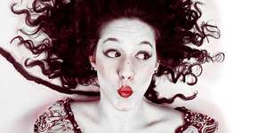 Baixe e confira o CD Voilà, de Rhaissa Bittar