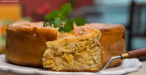 Torta de liquidificador fácil e com recheio cremoso