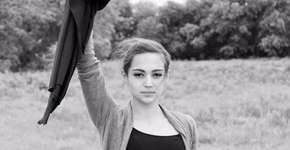 Iranianas postam fotos sem véu em protesto contra a opressão