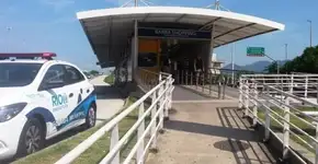 Homem ejacula em mulher dentro de ônibus no Rio e é preso