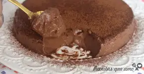 Mousse de chocolate de corte sem gelatina bem cremoso e fácil de fazer