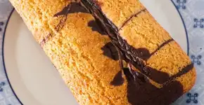 Bolo mesclado vegano, fofinho e sem glúten