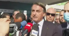 Bolsonaro ataca repórter da CNN e grita: ‘Para de fazer pergunta idiota’