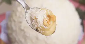 Ovo de Páscoa que na verdade é um bombom GIGANTE de coco