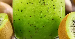 Suco de kiwi inibe os efeitos do câncer