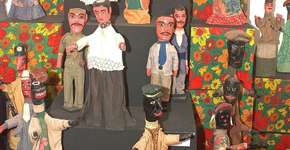 Oficina de confecção de bonecos folclóricos no Museu da Língua Portuguesa