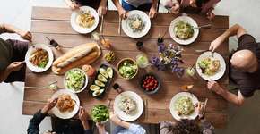 Os 5 piores alimentos para quem sofre de hipertensão