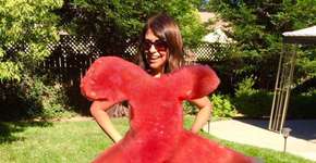 A nova moda do Twitter é criar vestidos de melancia