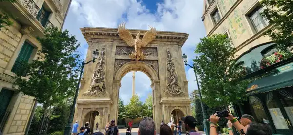 Área é ambientada na Paris de 1920