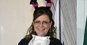 Após tentar duas faculdades, mãe cursa psicologia aos 54 anos