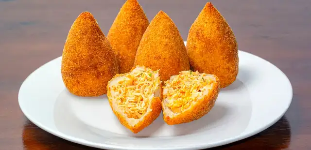 Coxinha sem glúten para comer sem culpa