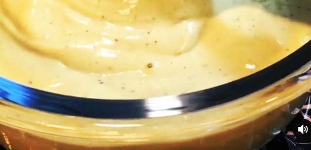 Maionese sem ovo, cheia de proteína e pronta em 10 minutos