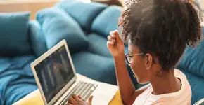 Programa capacita meninas na área de tecnologia; Saiba como se inscrever