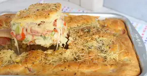 Torta louca com tudo o que tem na geladeira; veja como fazer