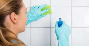 Truque de limpeza para azulejos do banheiro surpreende pela eficácia; saiba como fazer