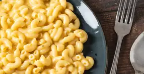 Macarrão com queijo delicioso no micro-ondas