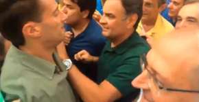 Manifestantes contra corrupção hostilizam políticos “oportunistas” na Avenida Paulista