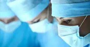 6 em cada 10 médicos formados em SP são reprovados em avaliação