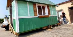 Nos EUA, organização constrói casa de 7 mil reais em dois meses para sem-teto da cidade