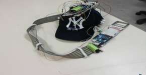 Alunos criam boné tecnológico para ajudar cegos