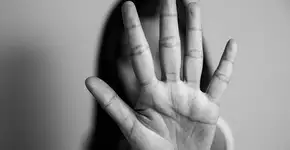 Servidor aposentado do Senado é detido por filmar por baixo da saia de mulher