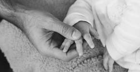 Homem mata o filho de 6 meses após esposa se recusar a fazer sexo