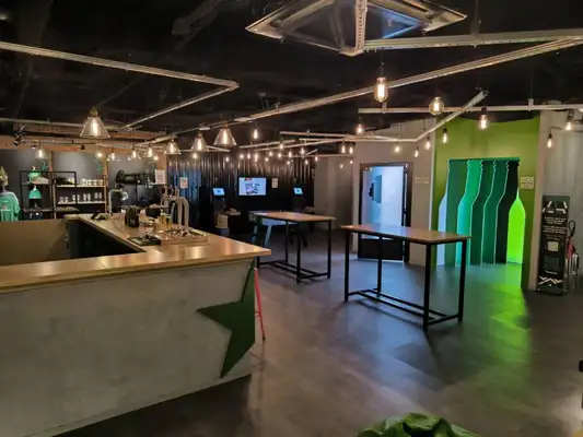 Depois de conhecer todas essas curiosidades com quem realmente entende do assunto e visitar a planta da cervejaria, claro que o passeio só poderia acabar no bar