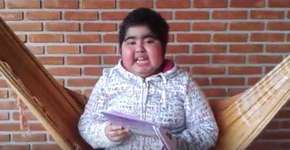 Garotinha com síndrome rara faz vídeos no Youtube e mostra rotina