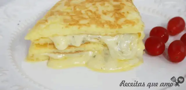 Como fazer um pão de queijo de tapioca na frigideira simples e saboroso