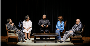 Foto: (A Cantora Careca, com Gripo TAPA/ Foto: Tiago de la Rosa)