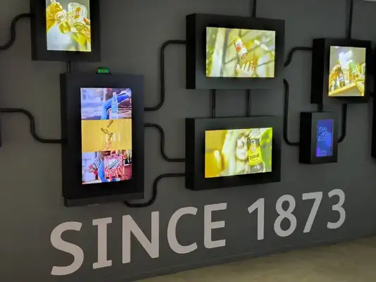 Toda essa parte do tour possui vídeos imersivos e muita informação curiosa sobre todas as fases da Heineken