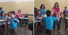 Veja a alegria de menino de 6 anos andando pela primeira vez